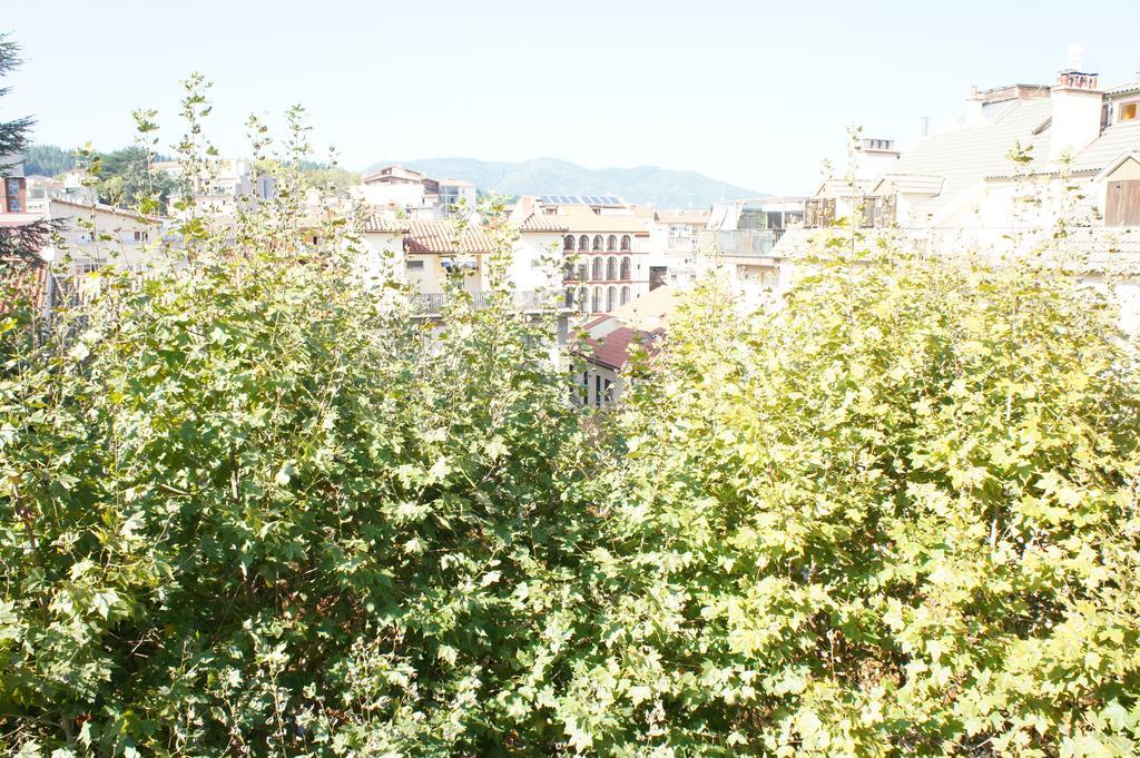 Hostal Torras Sant Hilari Sacalm Exterior foto